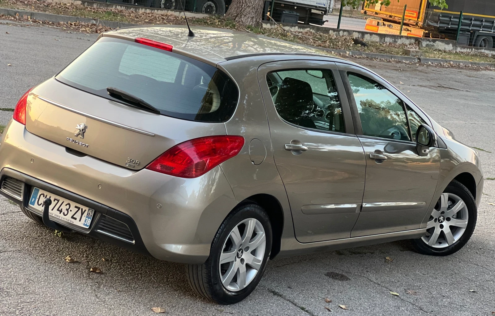 Peugeot 308 FACE LED 1.6 E-HDI - изображение 4