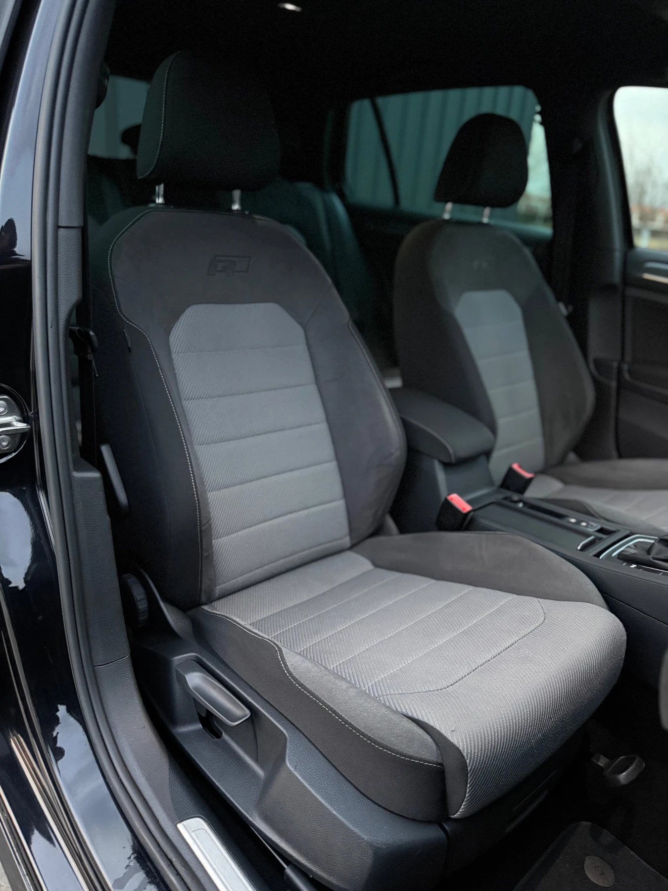 VW Golf R-LINE DSG , снимка 12 - Автомобили и джипове - 53366097