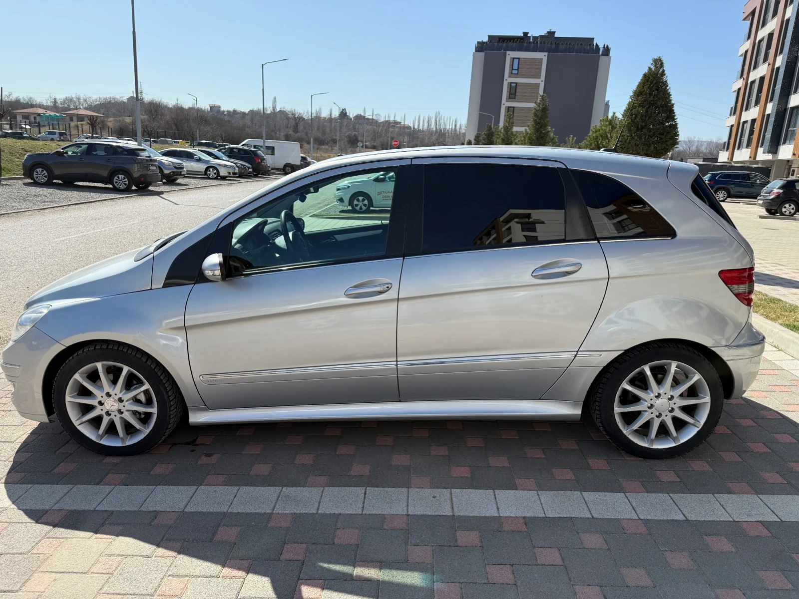 Mercedes-Benz B 200 Sport, снимка 4 - Автомобили и джипове - 53837665