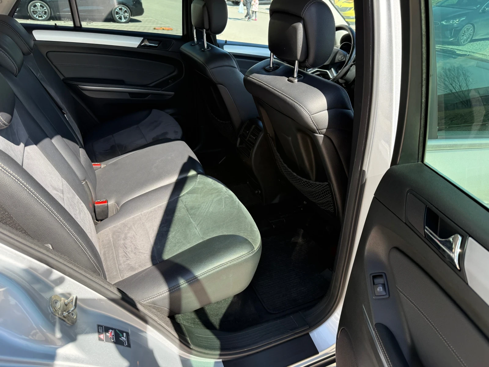Mercedes-Benz ML 320, снимка 7 - Автомобили и джипове - 56679433
