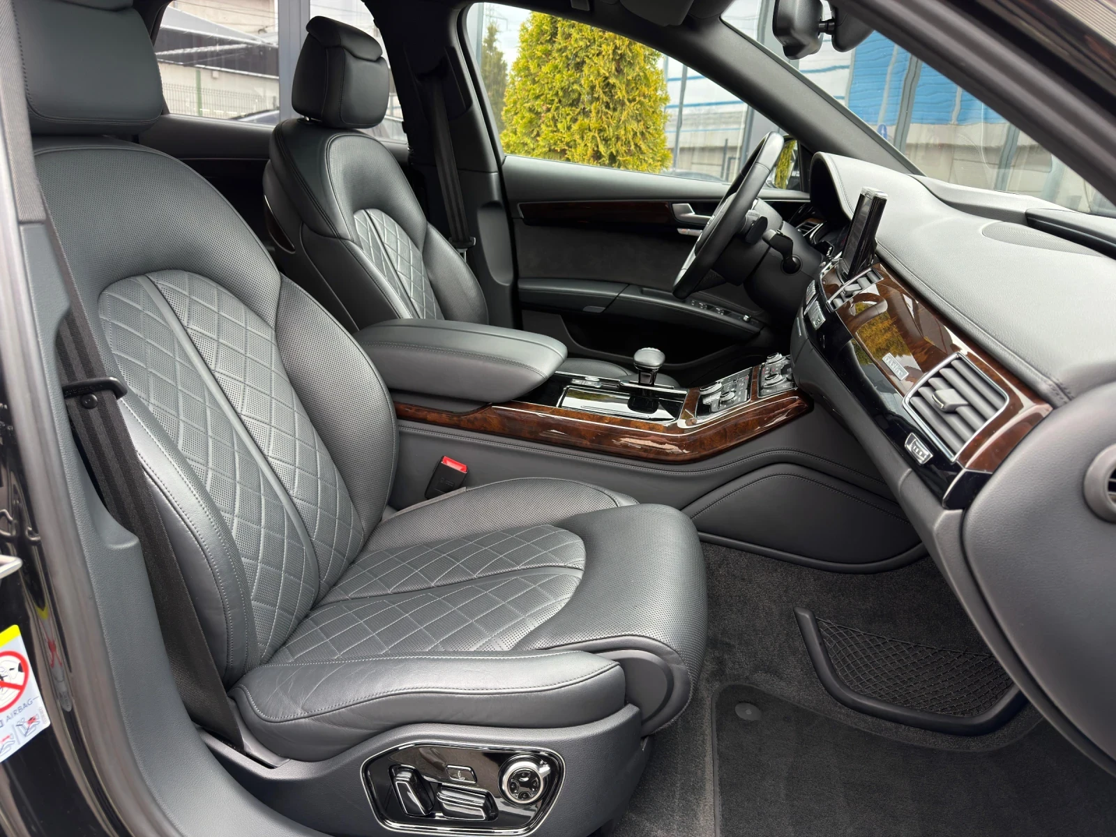 Audi A8 3.0TDI quattro Soft-Close Pano Night 360 BOSE HUD, снимка 12 - Автомобили и джипове - 53950378