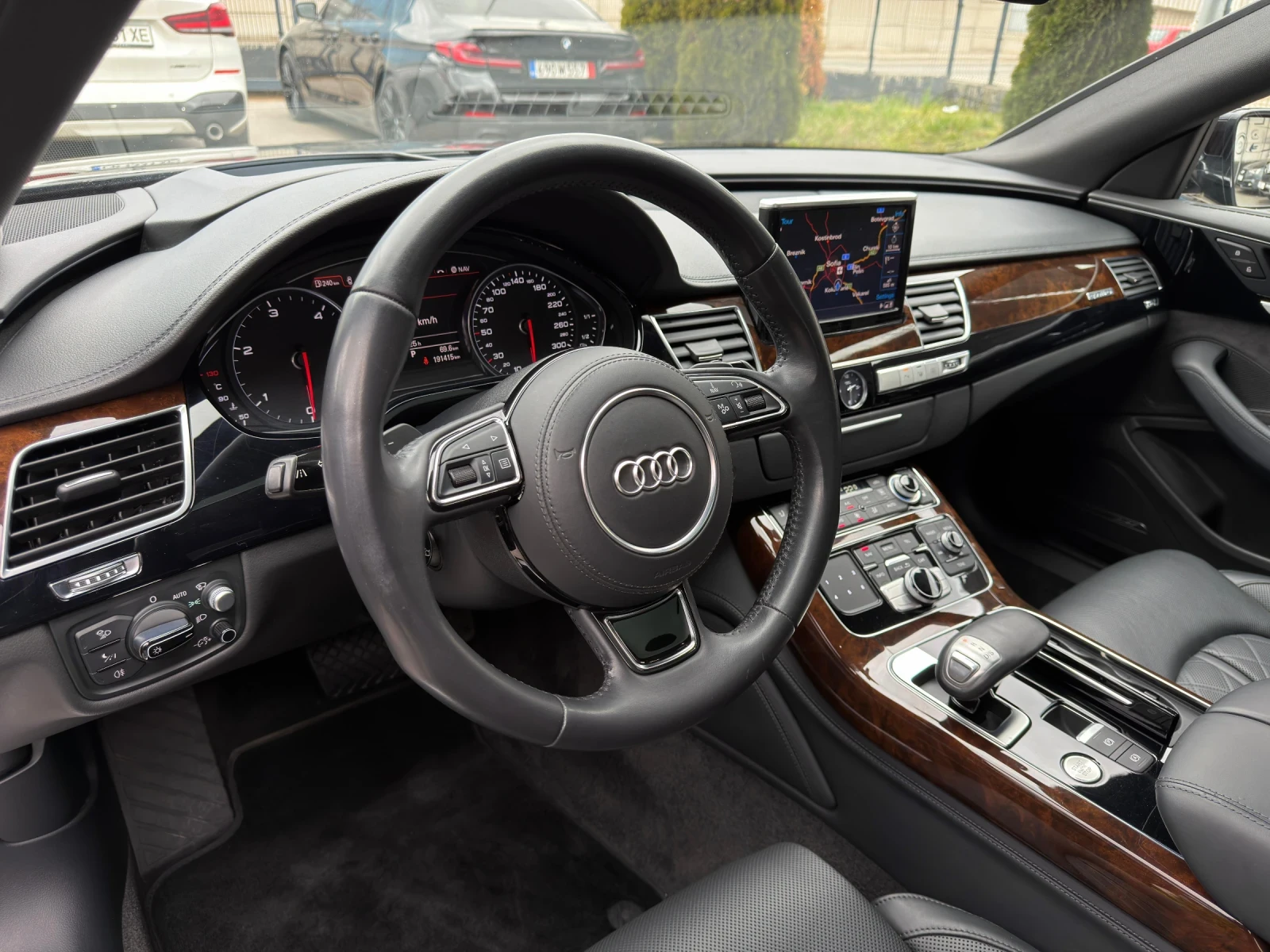 Audi A8 3.0TDI quattro Soft-Close Pano Night 360 BOSE HUD, снимка 8 - Автомобили и джипове - 53950378