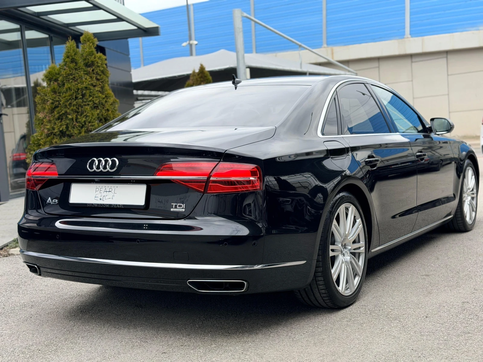 Audi A8 3.0TDI quattro Soft-Close Pano Night 360 BOSE HUD, снимка 7 - Автомобили и джипове - 53950378