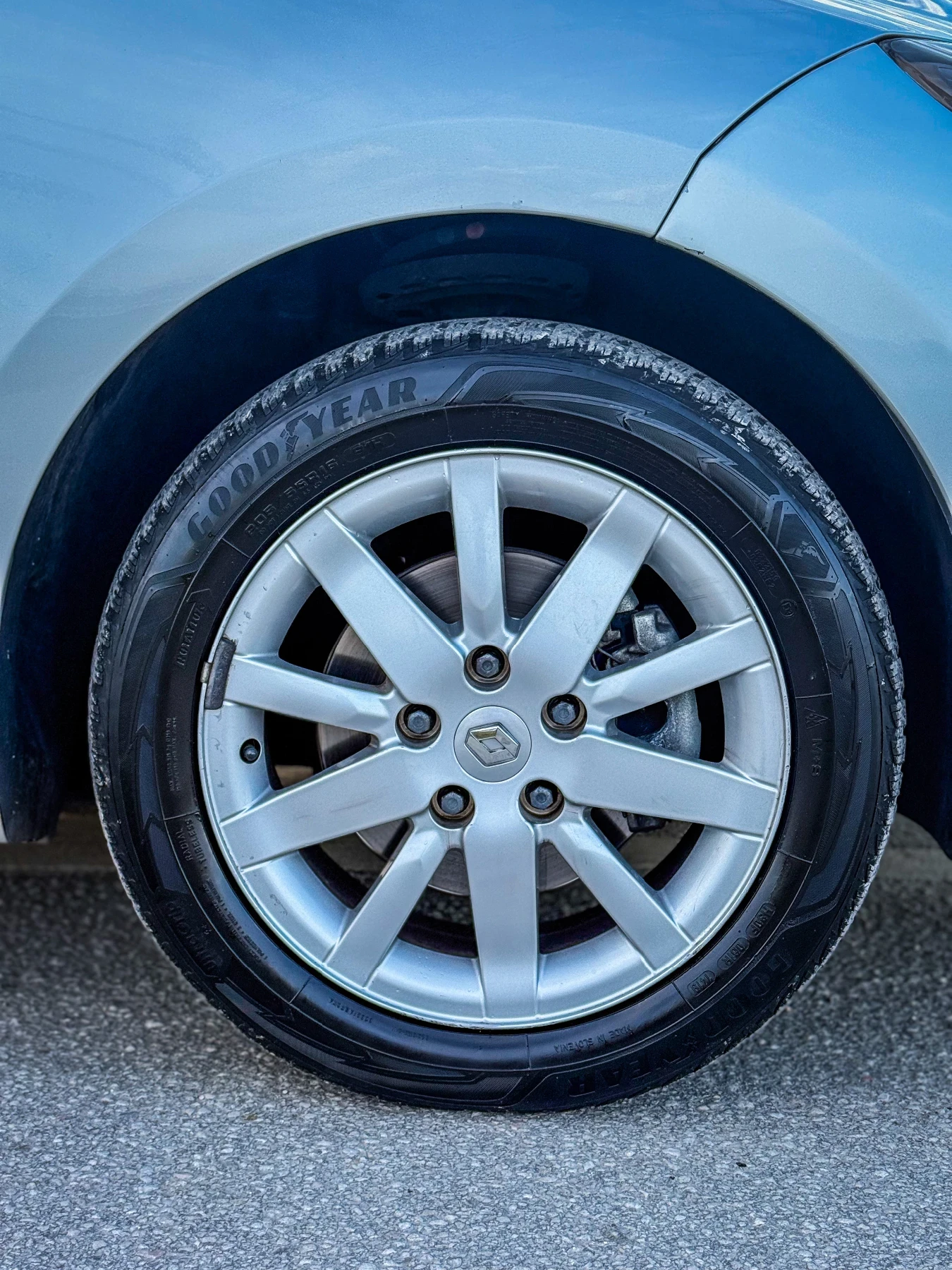 Renault Megane SporTour::1.9dci::XENON::KEYLESS::, снимка 16 - Автомобили и джипове - 53991076