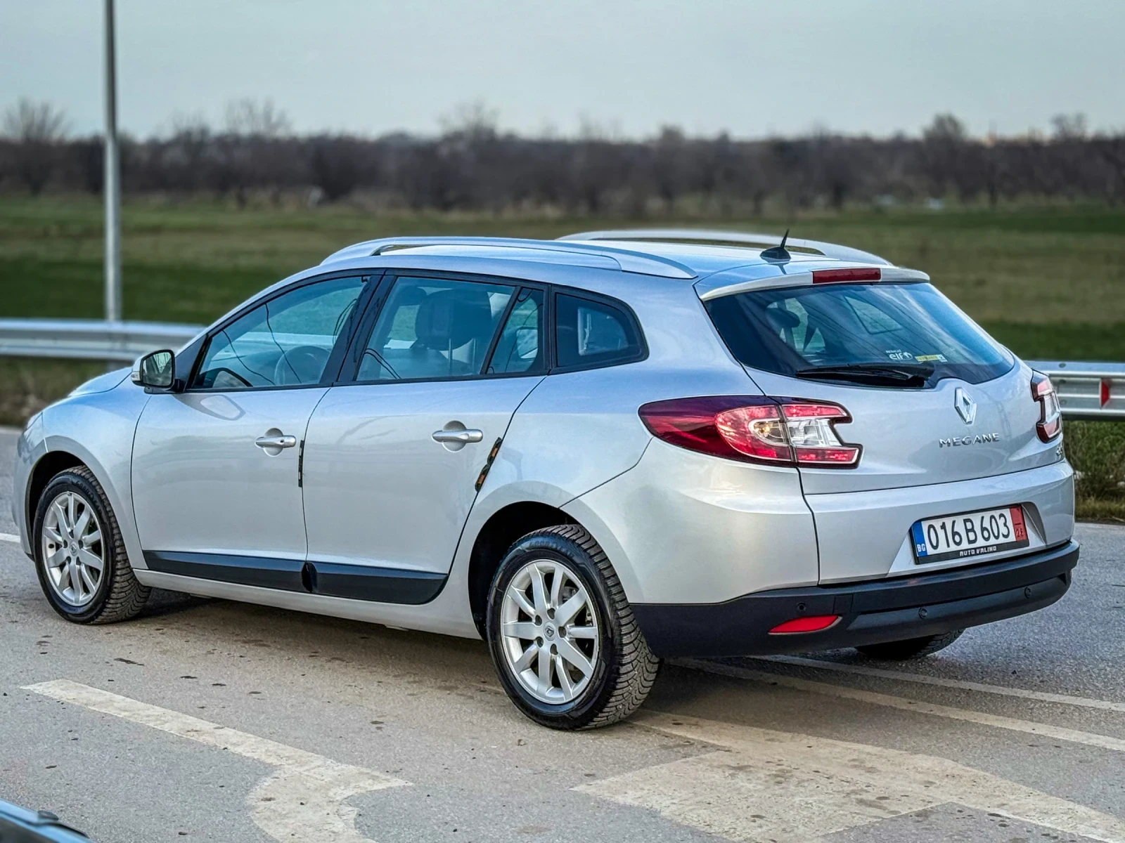 Renault Megane SporTour::1.9dci::XENON::KEYLESS::, снимка 5 - Автомобили и джипове - 53991076