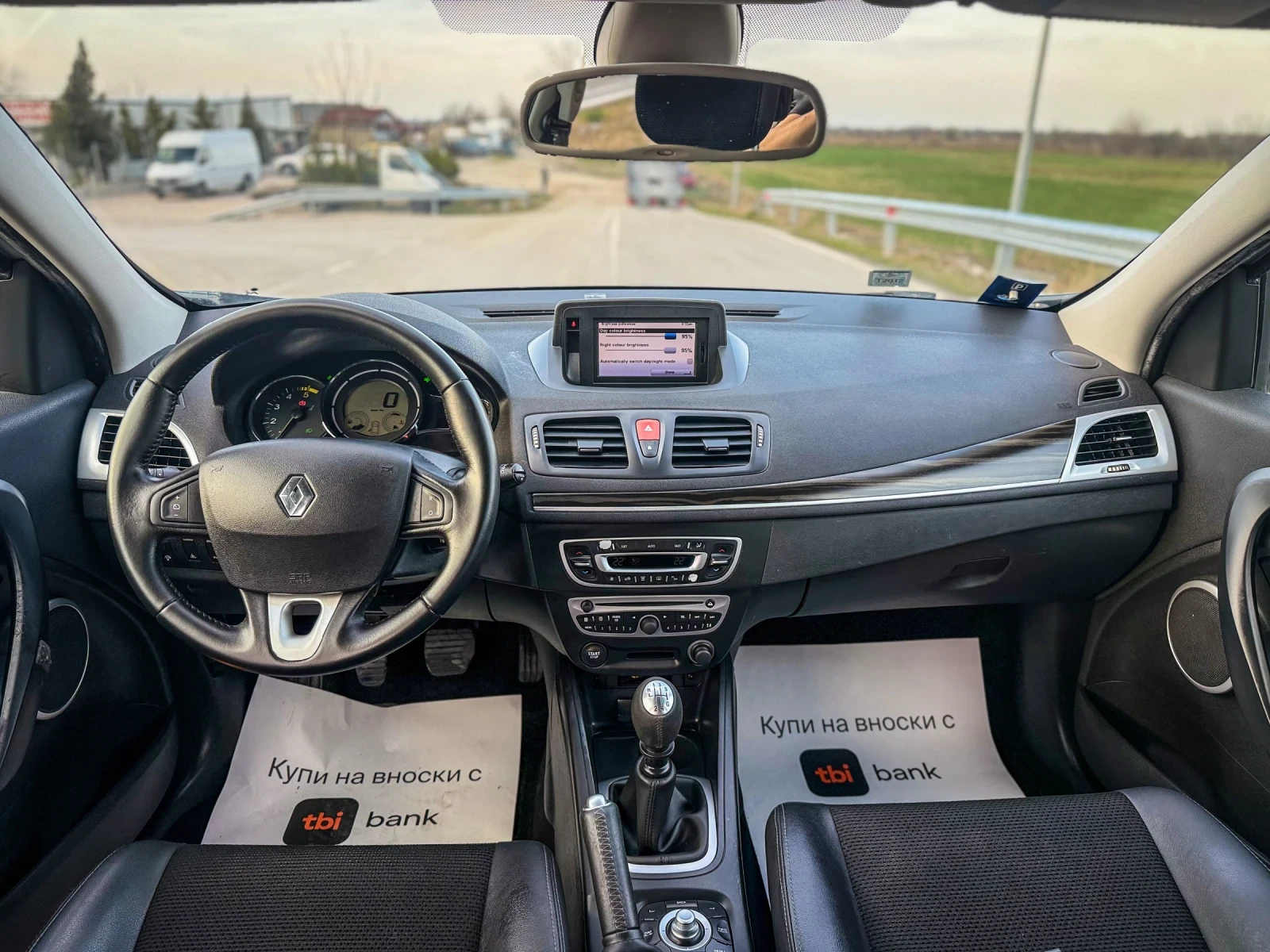 Renault Megane SporTour::1.9dci::XENON::KEYLESS::, снимка 9 - Автомобили и джипове - 53991076