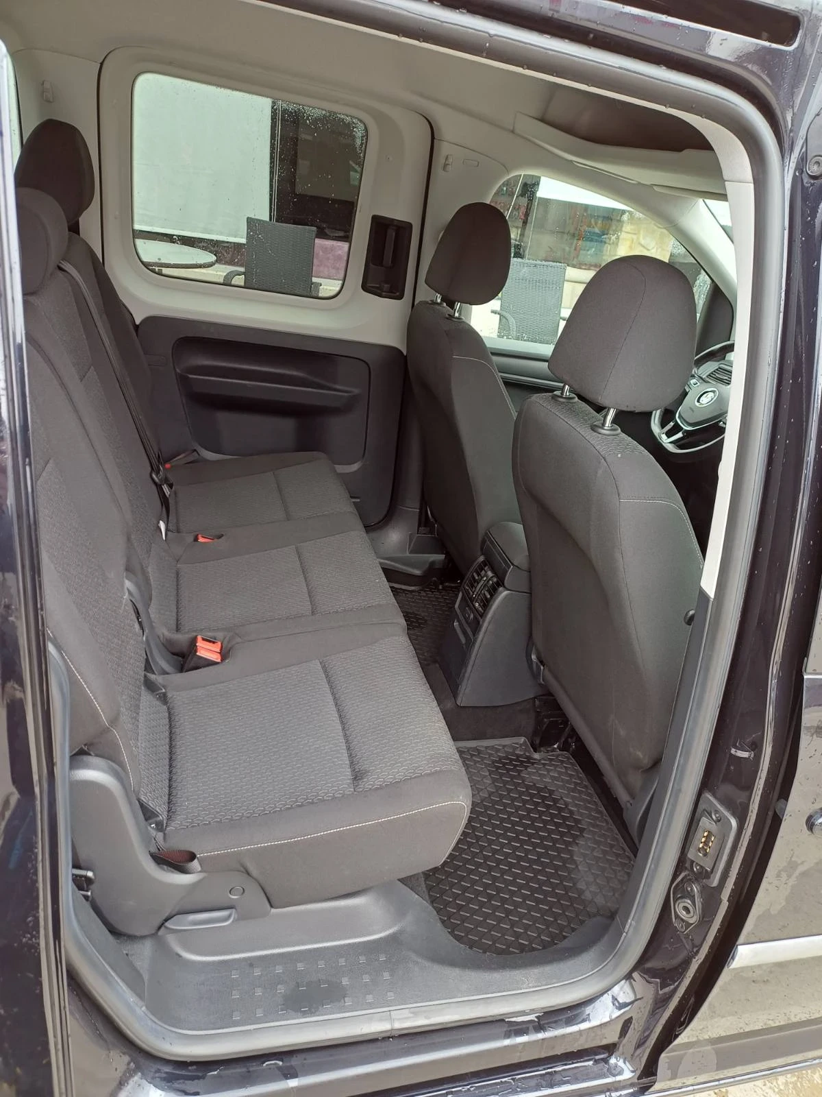 VW Caddy TGI metan, снимка 8 - Автомобили и джипове - 54153141