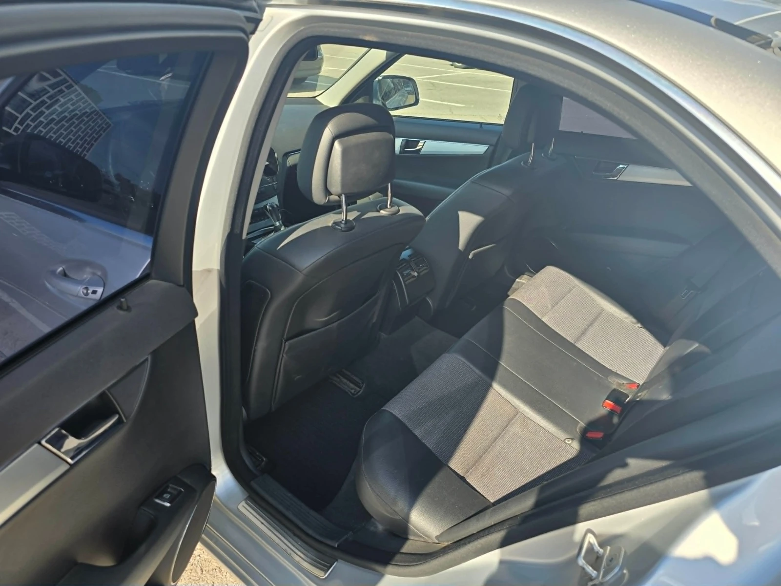 Mercedes-Benz C 200 W204, снимка 11 - Автомобили и джипове - 54858845