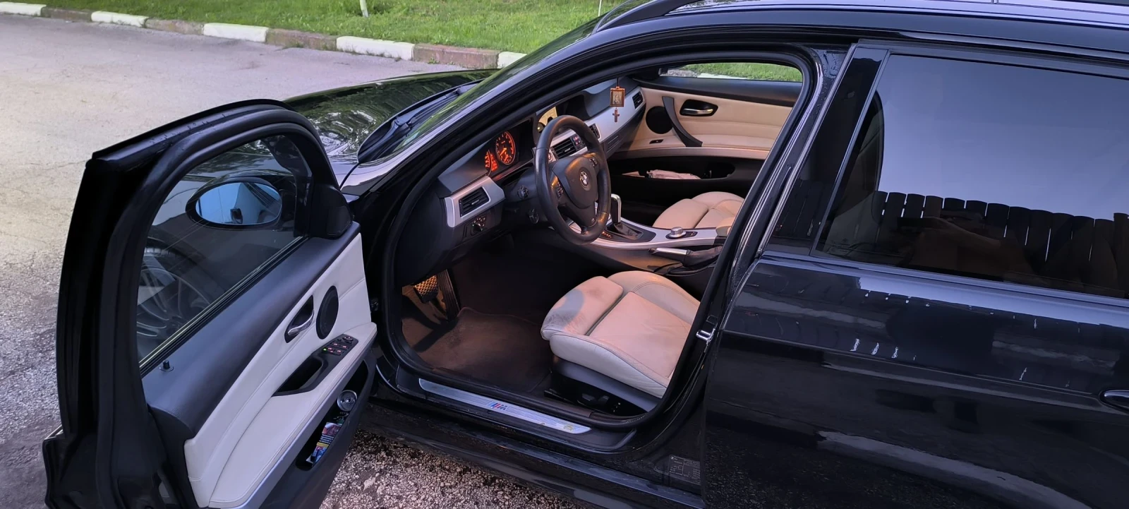 BMW 330 XI, снимка 9 - Автомобили и джипове - 54873347