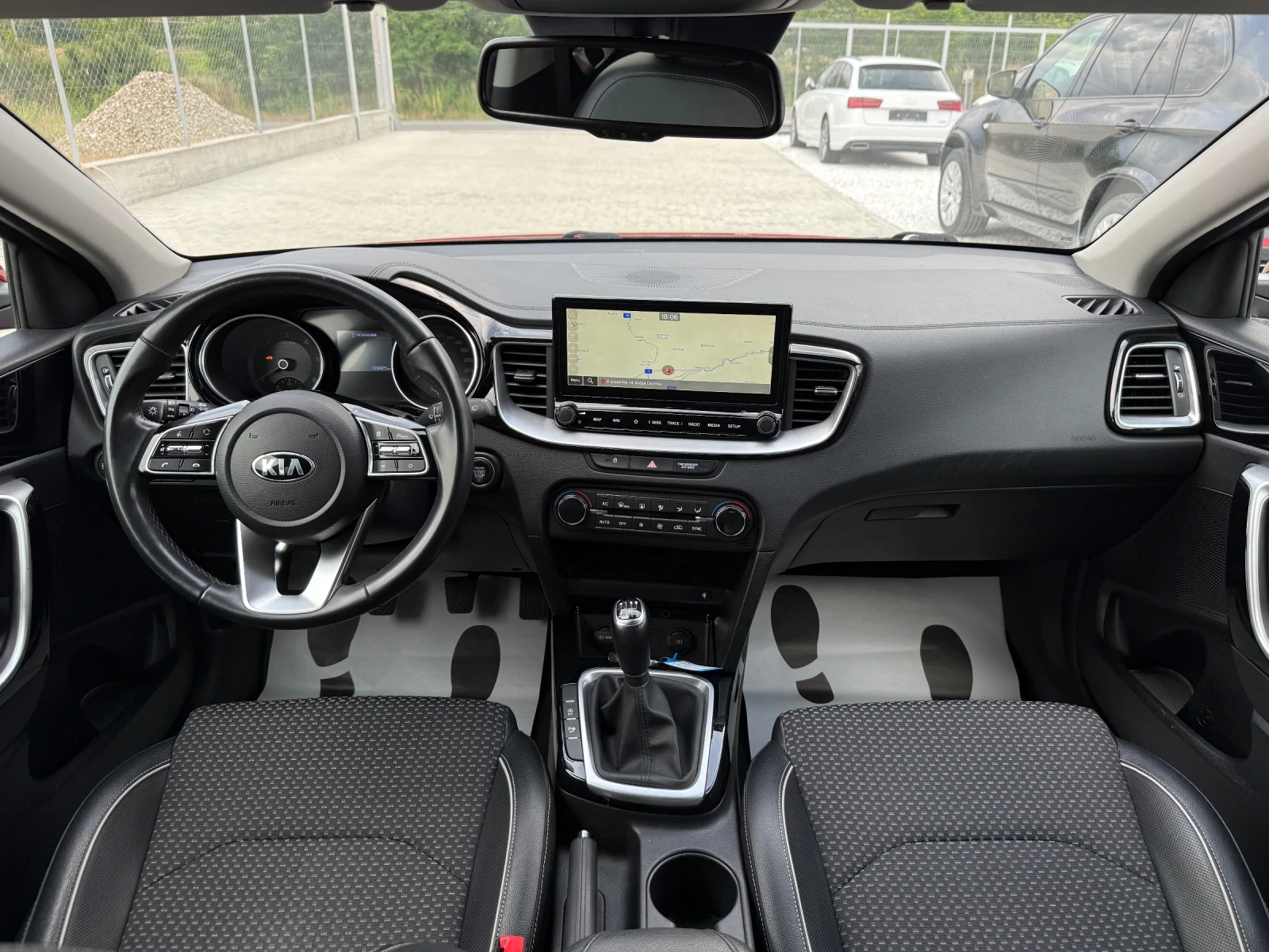 Kia Ceed 1.6CRDI NAVI CAMERA, снимка 14 - Автомобили и джипове - 55003238