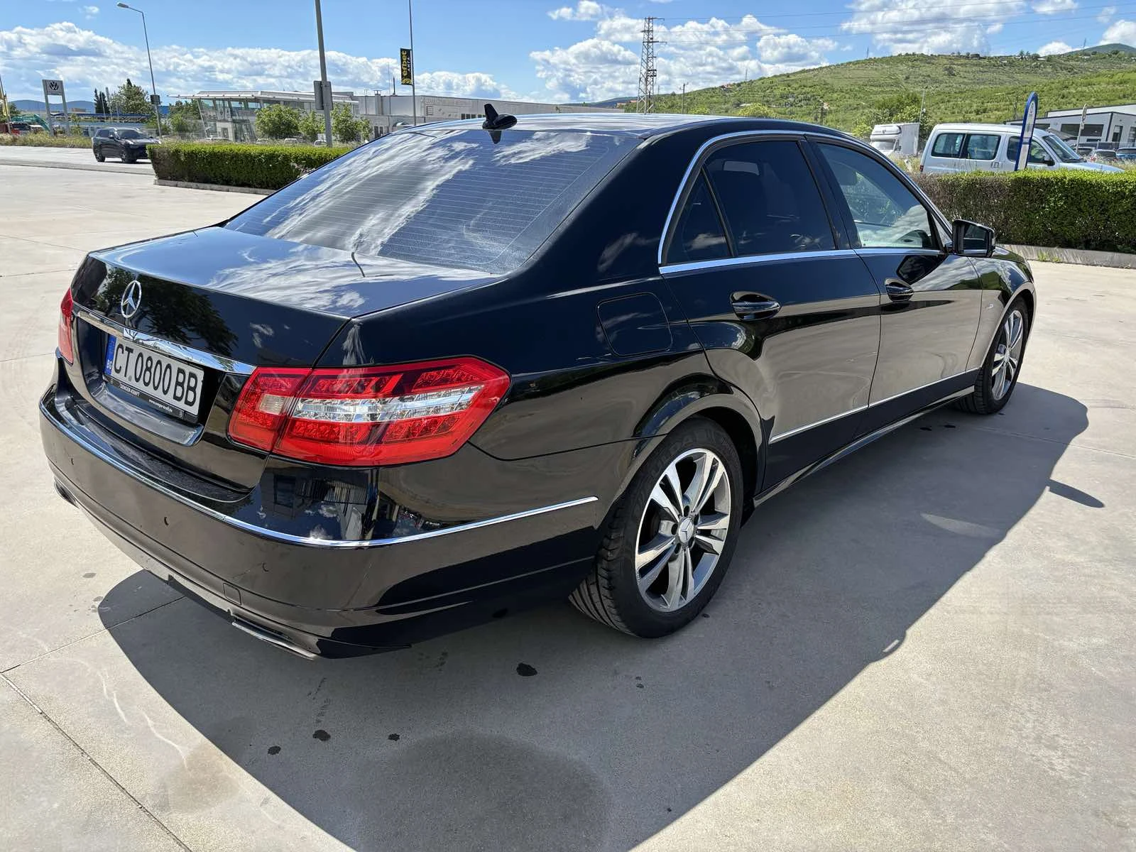 Mercedes-Benz E 200, снимка 7 - Автомобили и джипове - 55364530