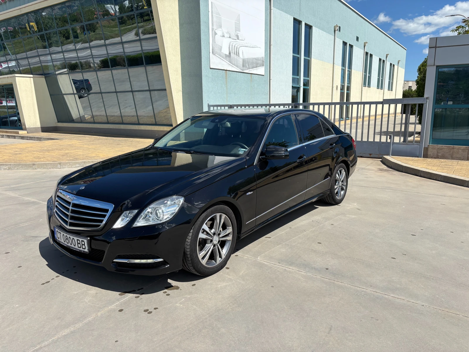 Mercedes-Benz E 200, снимка 3 - Автомобили и джипове - 55364530