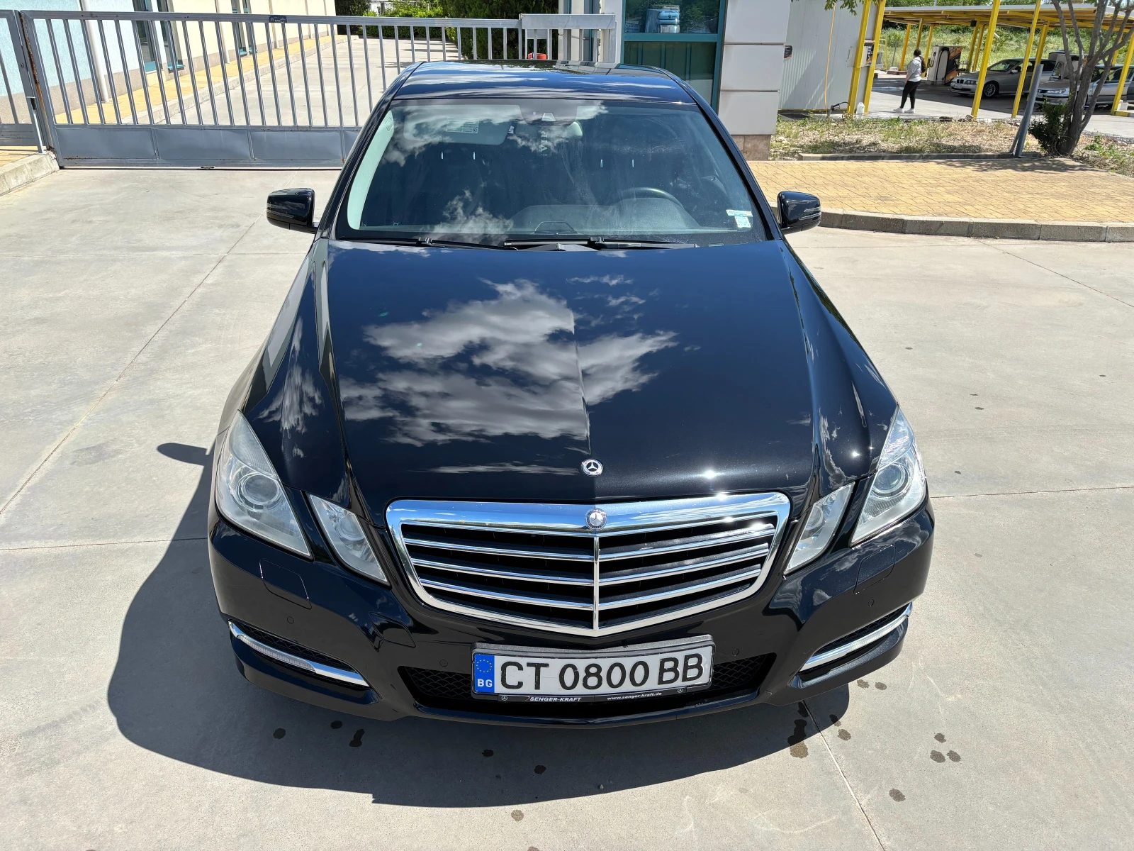 Mercedes-Benz E 200, снимка 4 - Автомобили и джипове - 55364530