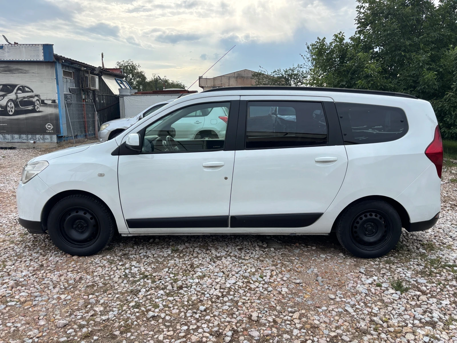 Dacia Lodgy 1.6 I + GPL, снимка 5 - Автомобили и джипове - 55371479