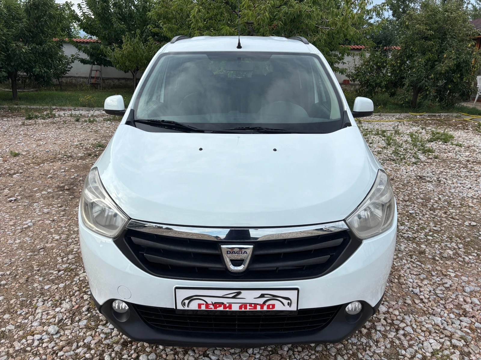 Dacia Lodgy 1.6 I + GPL, снимка 2 - Автомобили и джипове - 55371479