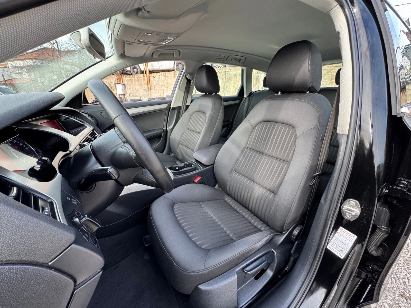 Audi A4 2.0TDI, снимка 11 - Автомобили и джипове - 55830219
