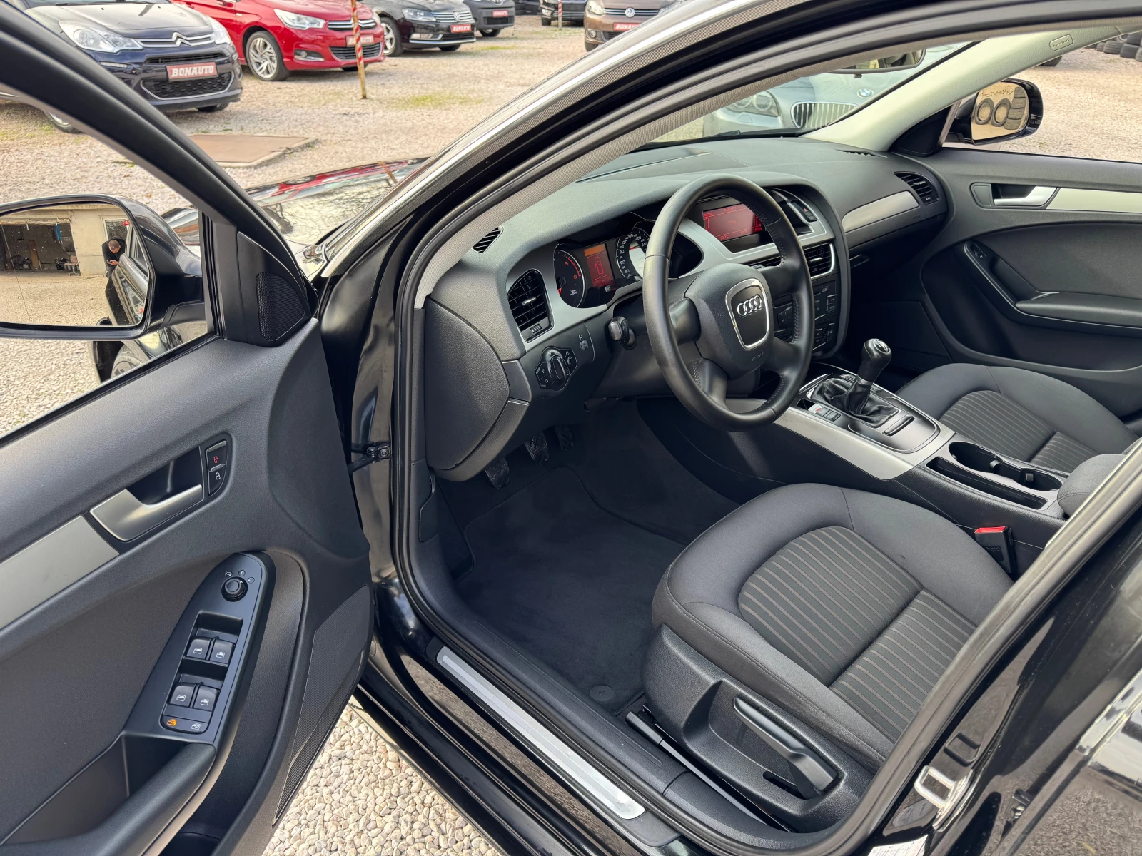 Audi A4 2.0TDI, снимка 10 - Автомобили и джипове - 55830219
