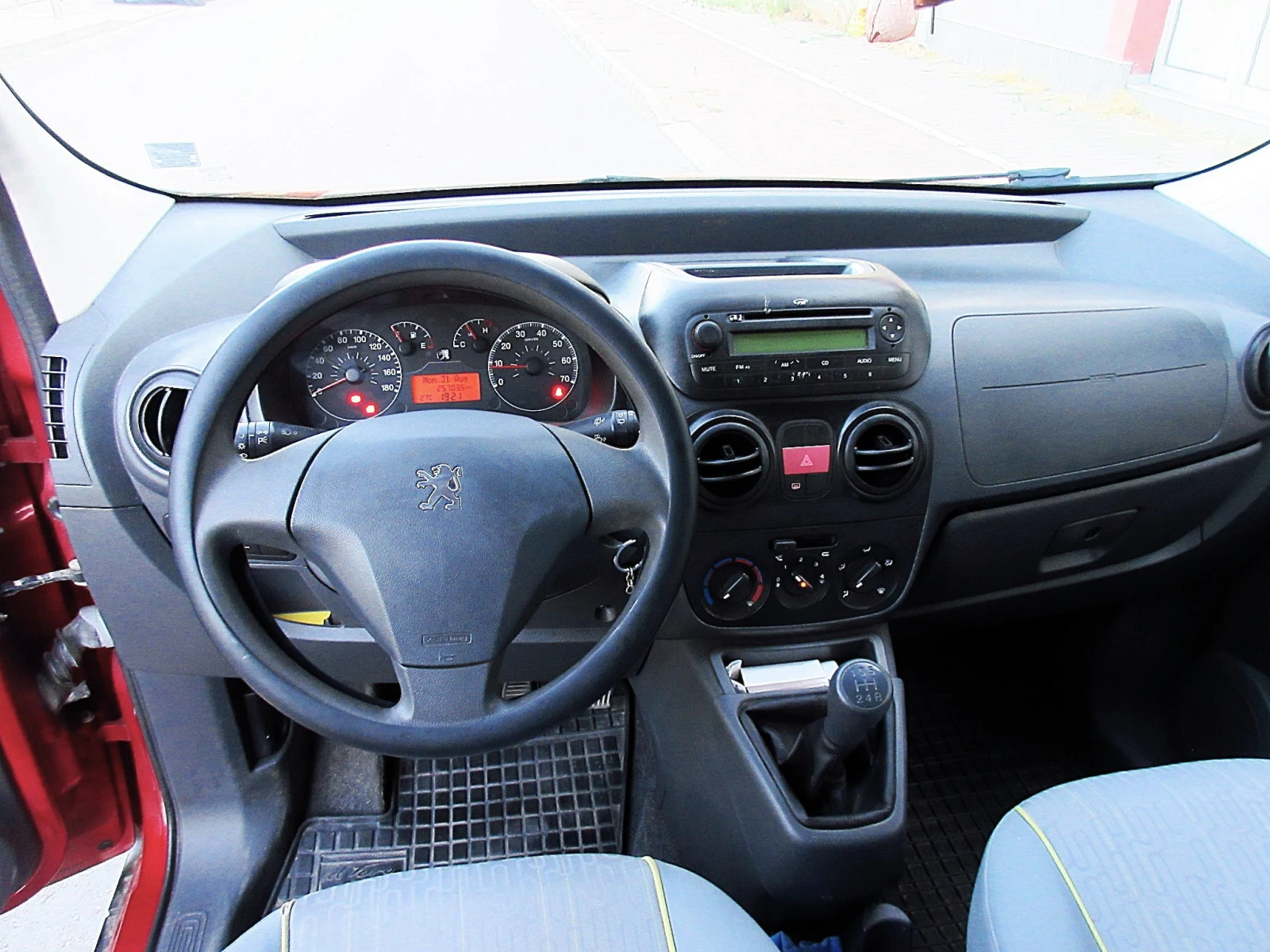 Peugeot Bipper 1.4 HDI, снимка 10 - Автомобили и джипове - 55891287