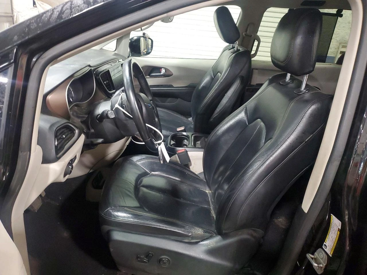 Chrysler Pacifica 3.6l Hybrid Touring L, снимка 7 - Автомобили и джипове - 55977186