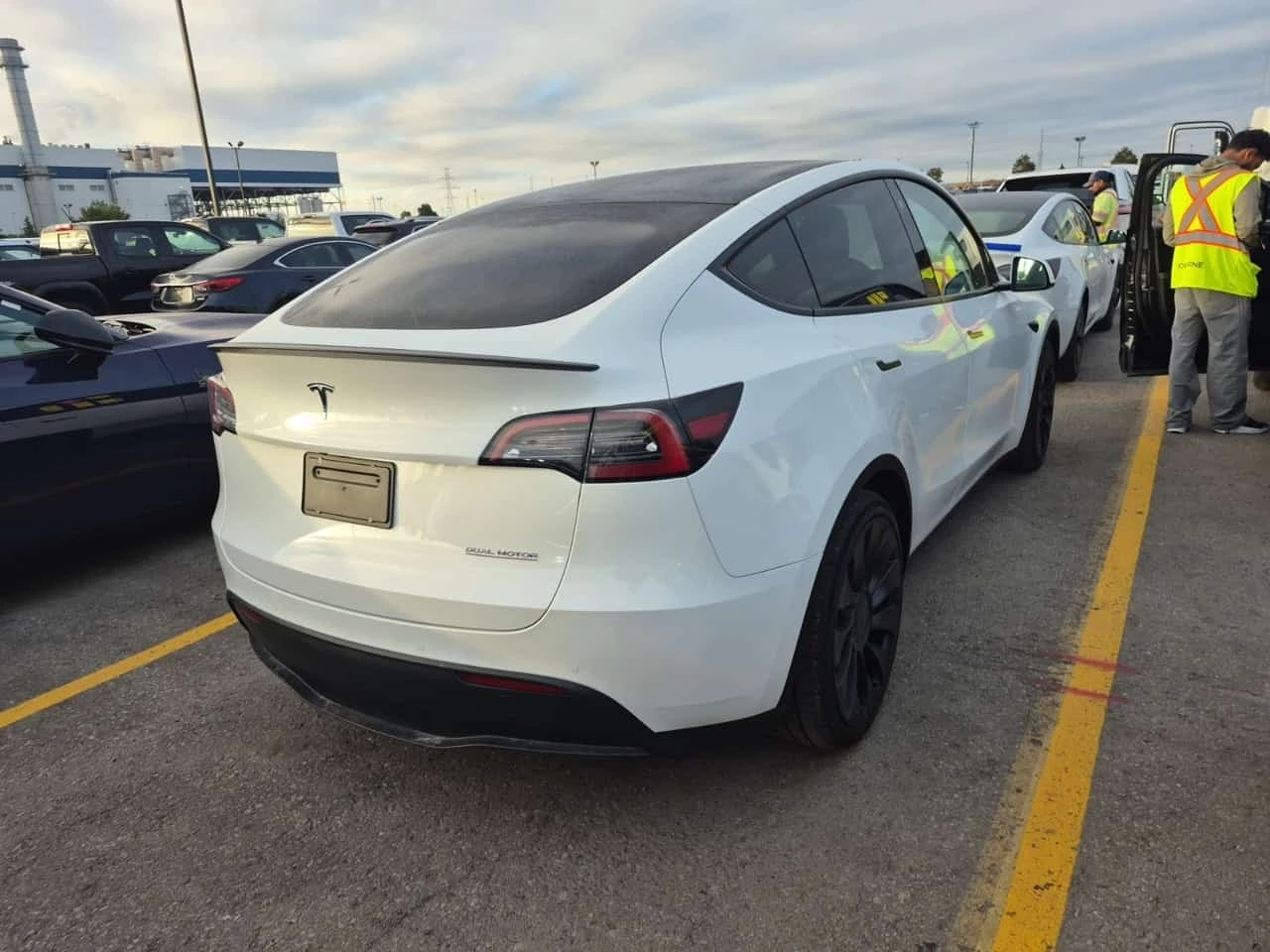 Tesla Model Y Performance / Carfax / ����������  | Mobile.bg � ����������� 2