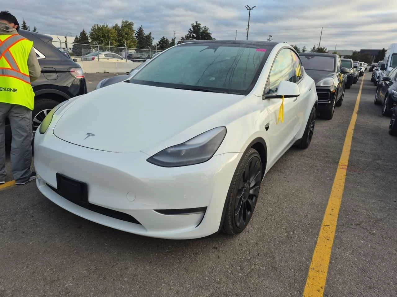 Tesla Model Y Performance / Carfax / ����������  | Mobile.bg � ����������� 1