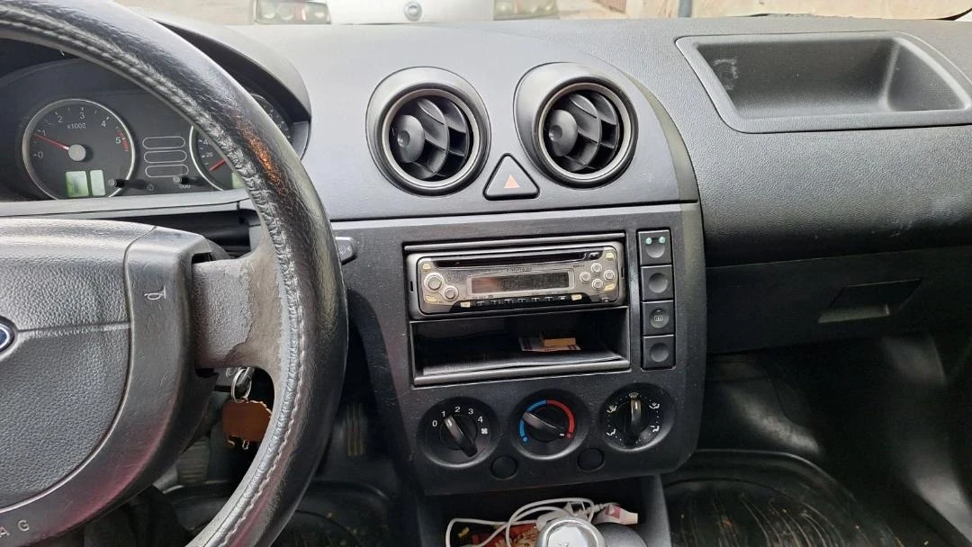 Ford Fiesta, снимка 8 - Автомобили и джипове - 56666062