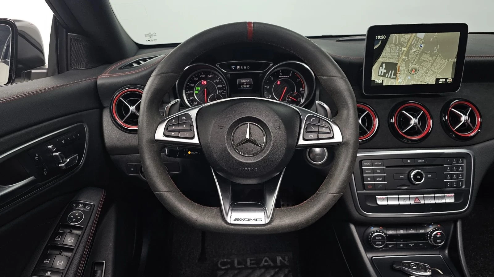 Mercedes-Benz CLA 45 AMG, снимка 12 - Автомобили и джипове - 56685431