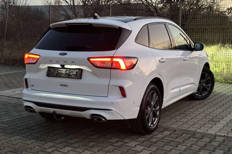 Ford Kuga 4x4 ST Line /DISTRONIC/LED KAMERA NAVI PANORAMA!!!, снимка 4 - Автомобили и джипове - 48146779