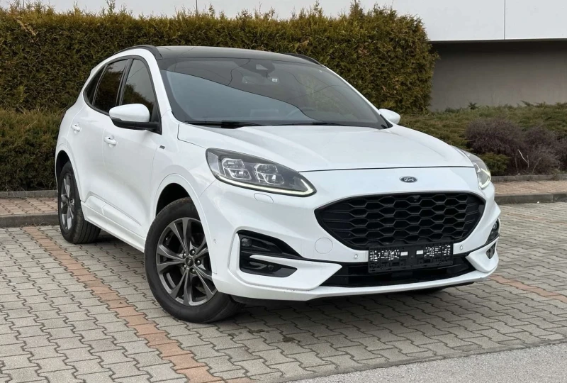 Ford Kuga 4x4 ST Line /DISTRONIC/LED KAMERA NAVI PANORAMA!!!, снимка 1 - Автомобили и джипове - 48952303