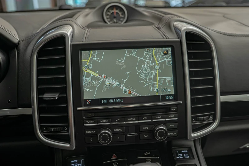 Porsche Cayenne 4.2TDI/PDLS/PCM/Chrono/Sport-Edition/Подгрев, снимка 14 - Автомобили и джипове - 52298283