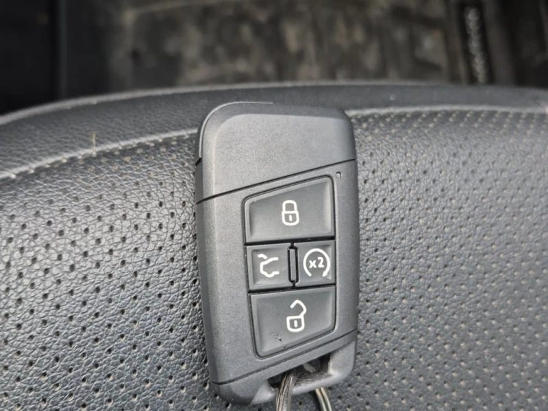 VW Tiguan * HIGHLINE R LINE * CARFAX * ФИНАНСИРАНЕ, снимка 8 - Автомобили и джипове - 53326124