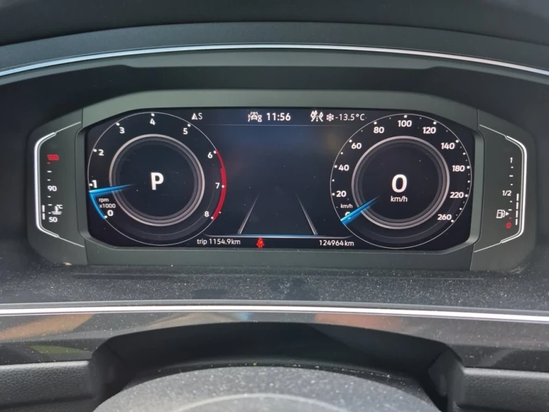 VW Tiguan * HIGHLINE R LINE * CARFAX * ФИНАНСИРАНЕ, снимка 9 - Автомобили и джипове - 53326124