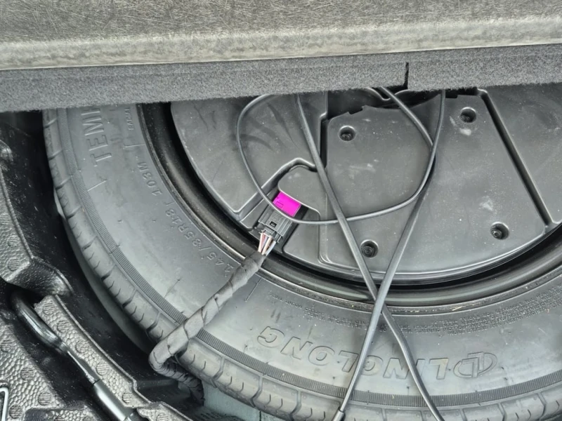 VW Tiguan * HIGHLINE R LINE * CARFAX * ФИНАНСИРАНЕ, снимка 16 - Автомобили и джипове - 53326124