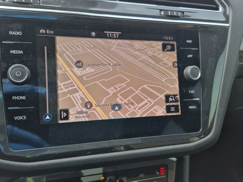 VW Tiguan * HIGHLINE R LINE * CARFAX * ФИНАНСИРАНЕ, снимка 10 - Автомобили и джипове - 53326124