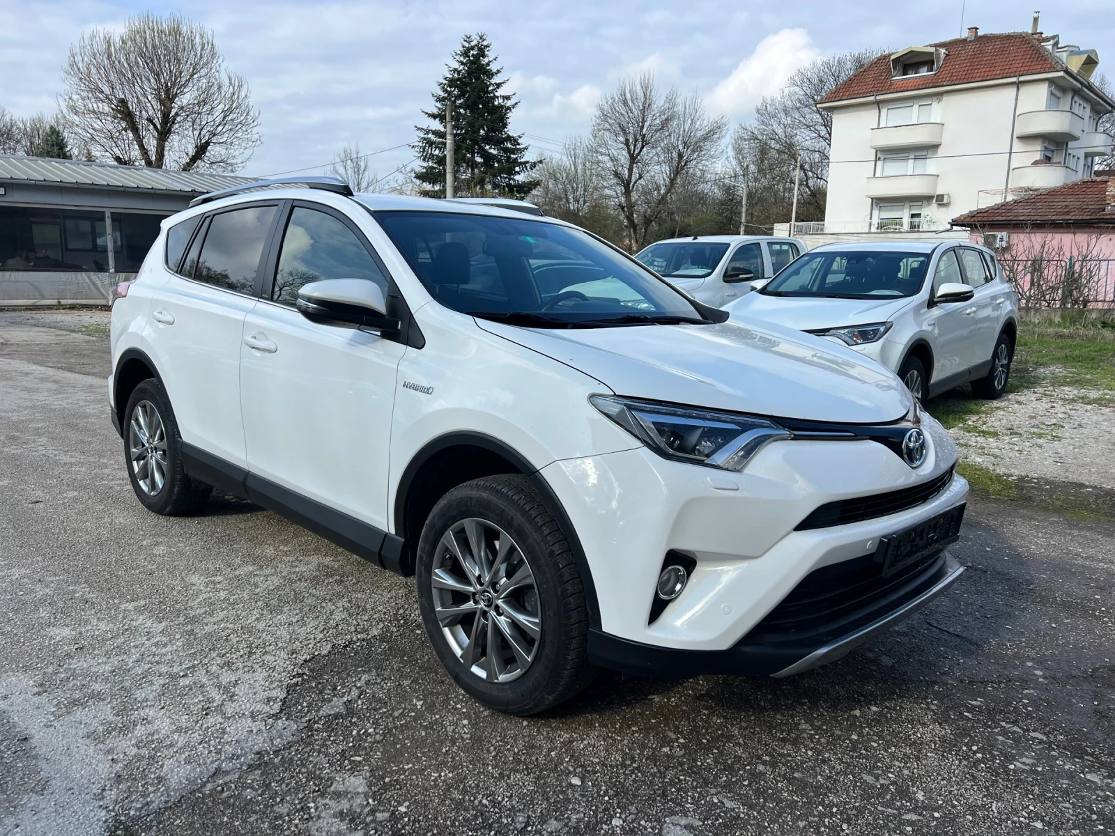 Toyota Rav4 2.5I HYBRID 4x4 Швейцария  - изображение 3