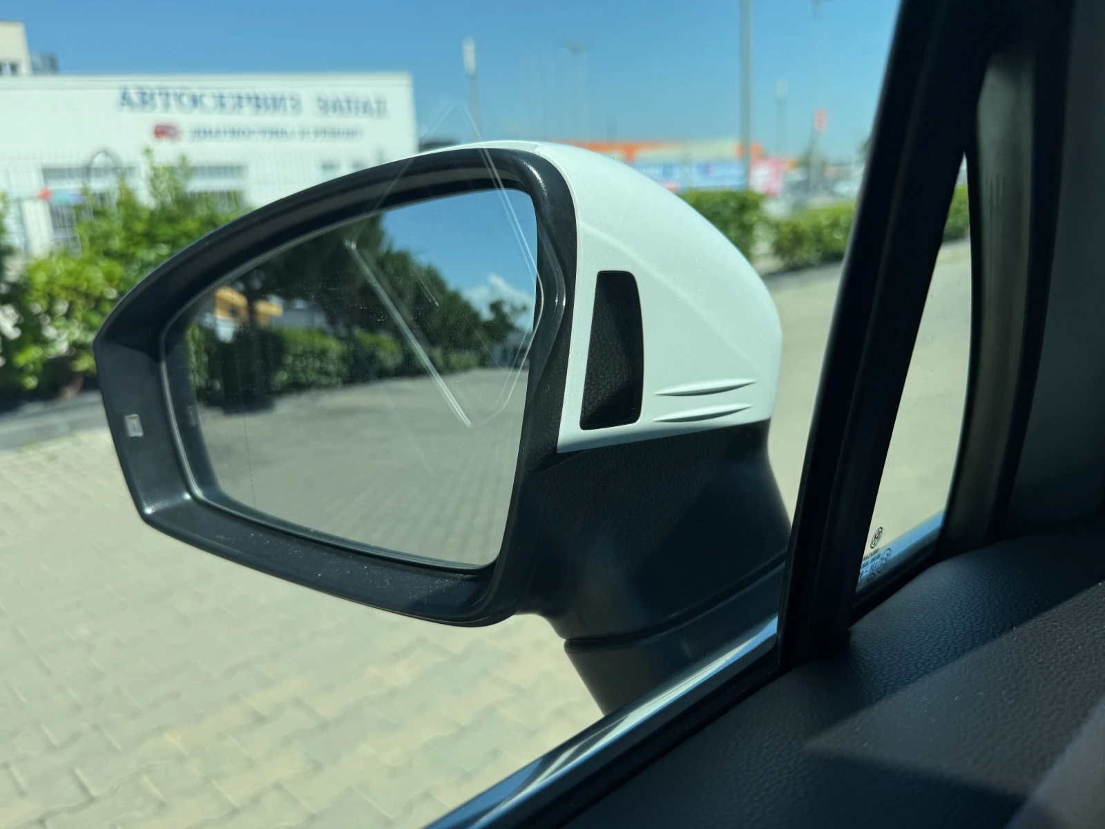 VW Tiguan R-line 240hp, снимка 9 - Автомобили и джипове - 55095993