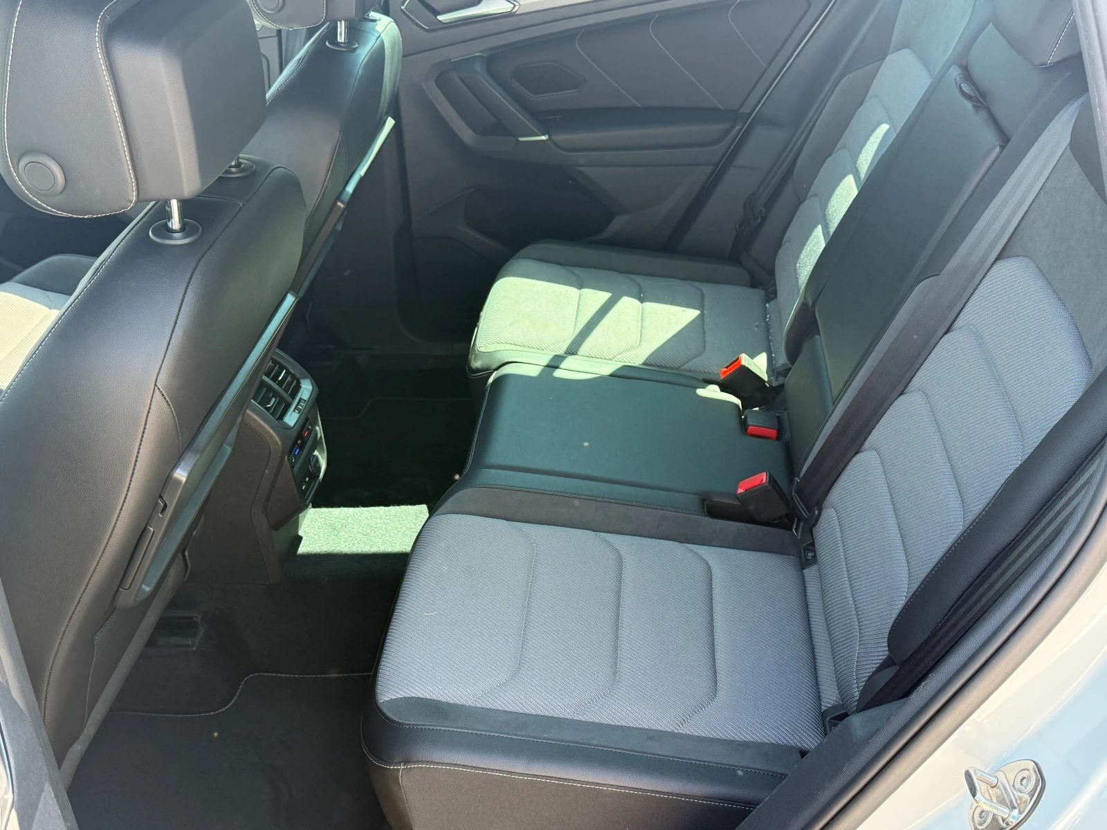 VW Tiguan R-line 240hp, снимка 6 - Автомобили и джипове - 55095993