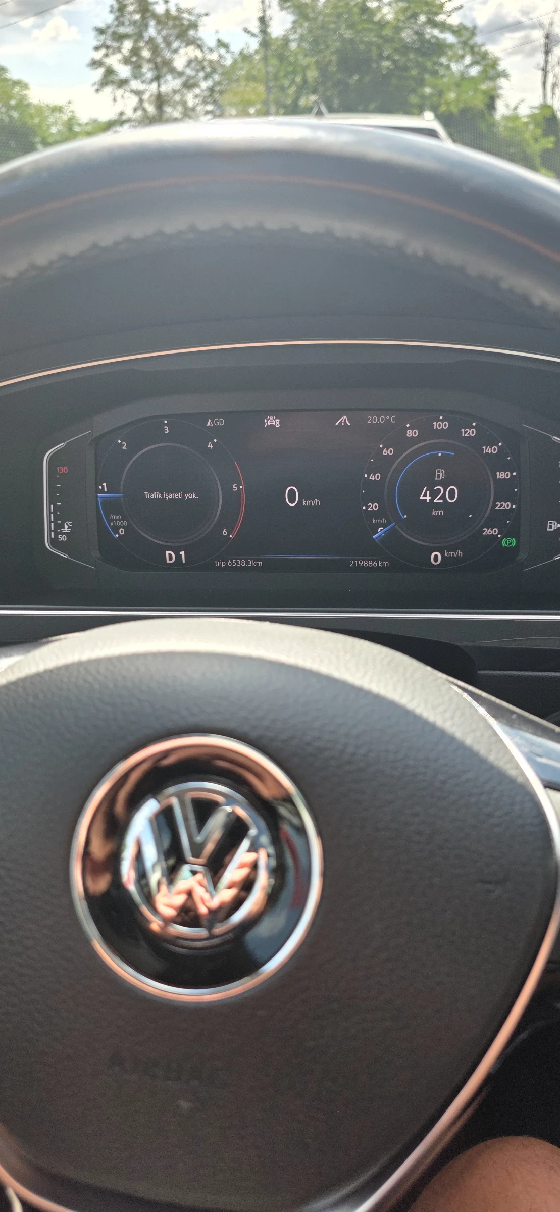 VW Tiguan 2.0 TDi, снимка 8 - Автомобили и джипове - 55416450
