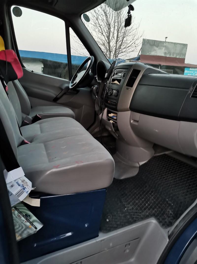 VW Crafter 2.5TDI, снимка 11 - Бусове и автобуси - 28370709