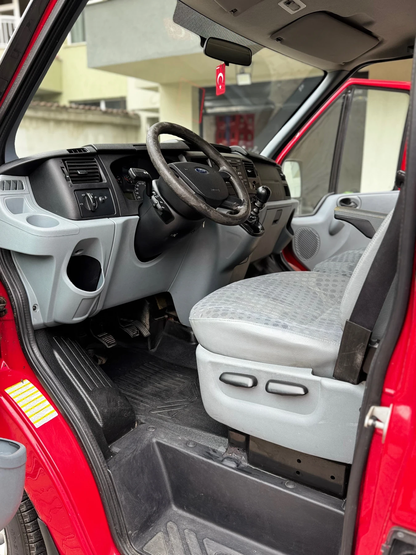 Ford Transit 2.2 101ps 8+ 1 - изображение 7