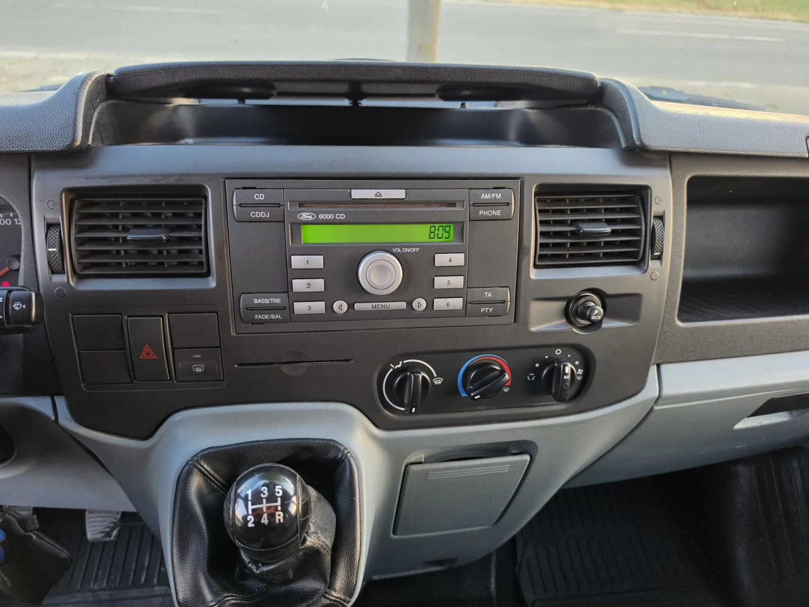 Ford Transit 2.2 tdci 130 8+ 1 klima, снимка 13 - Бусове и автобуси - 56216636