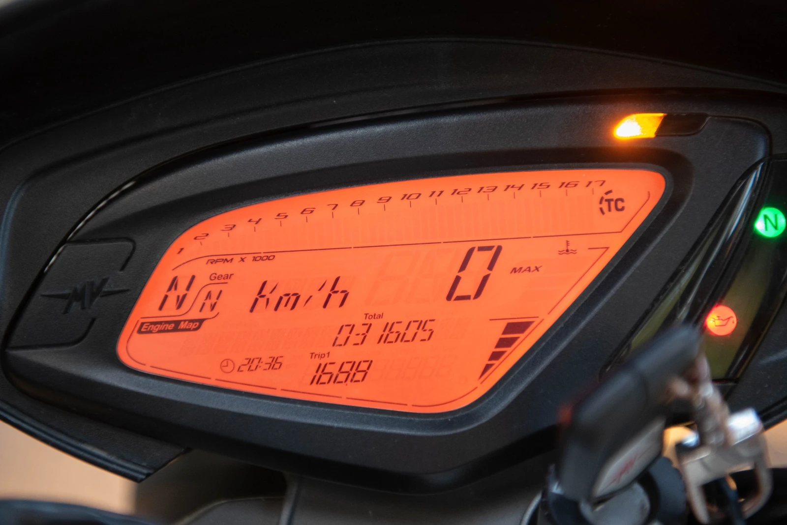 MV Agusta Brutale 800 - изображение 5