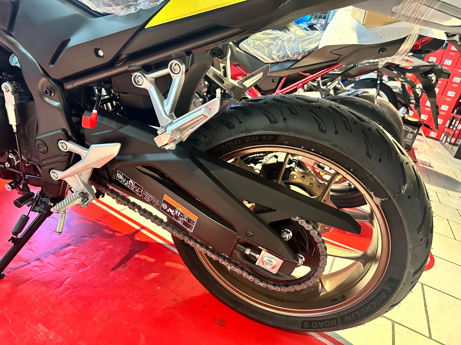 Honda Hornet 500 E-Clutch НОВ!!! 0км., снимка 7 - Мотоциклети и мототехника - 54932299