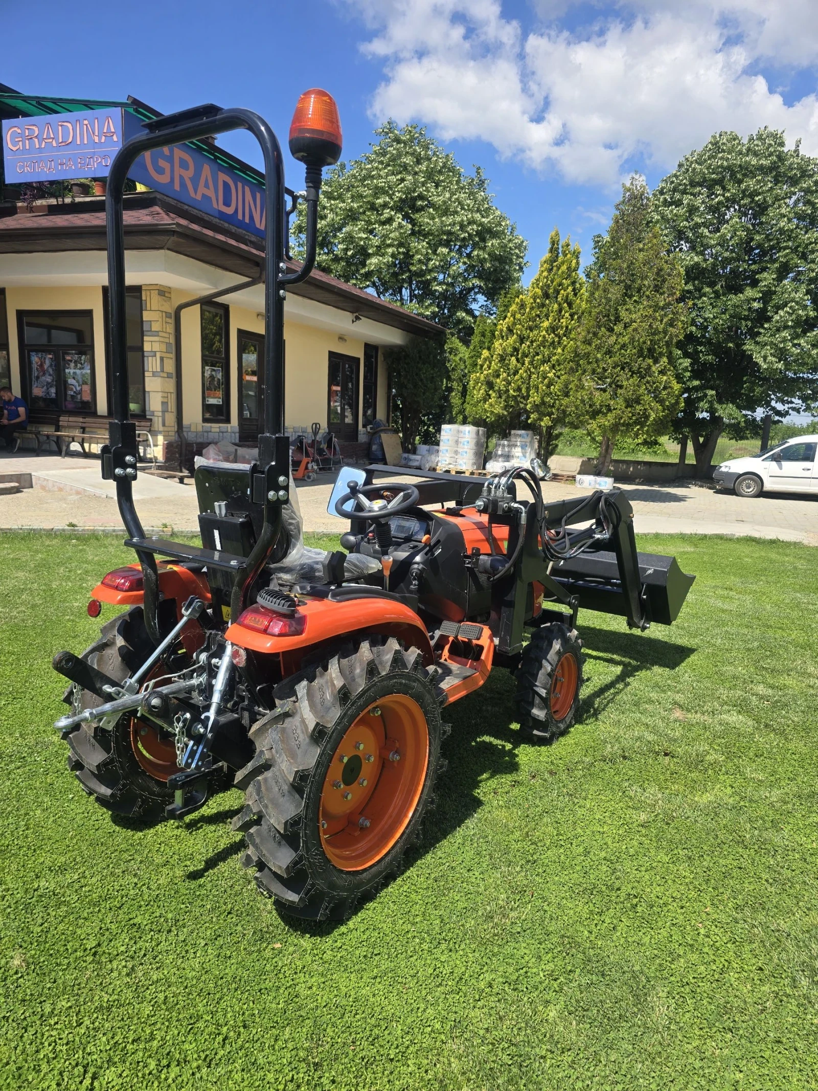 Трактор Kubota Hinomoto HM 275 комплект с челен товорач. - изображение 5