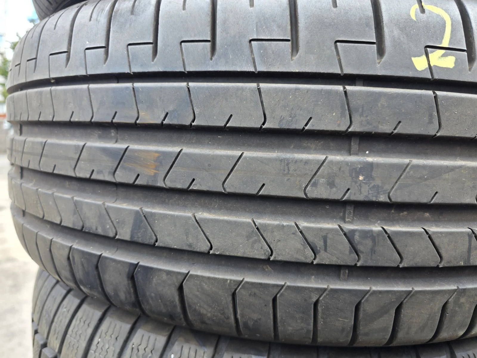 Гуми Летни 245/45R20, снимка 2 - Гуми и джанти - 56664448