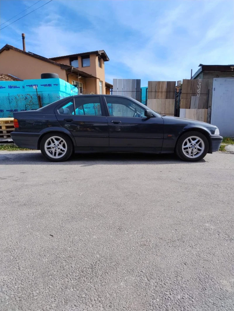 BMW 318, снимка 2 - Автомобили и джипове - 48552479