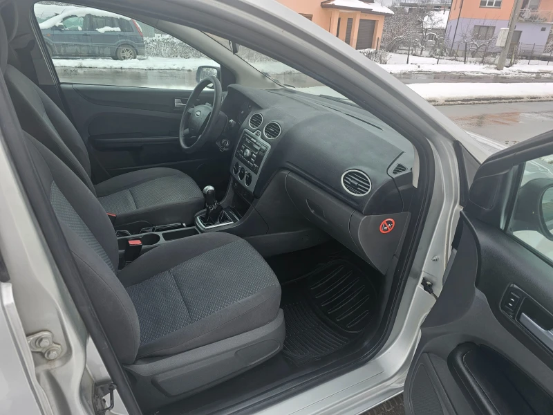 Ford Focus Газ-инж-Гаражен , снимка 13 - Автомобили и джипове - 49265405