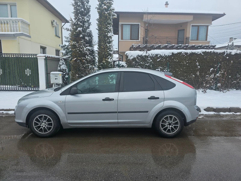 Ford Focus Газ-инж-Гаражен , снимка 3 - Автомобили и джипове - 49265405