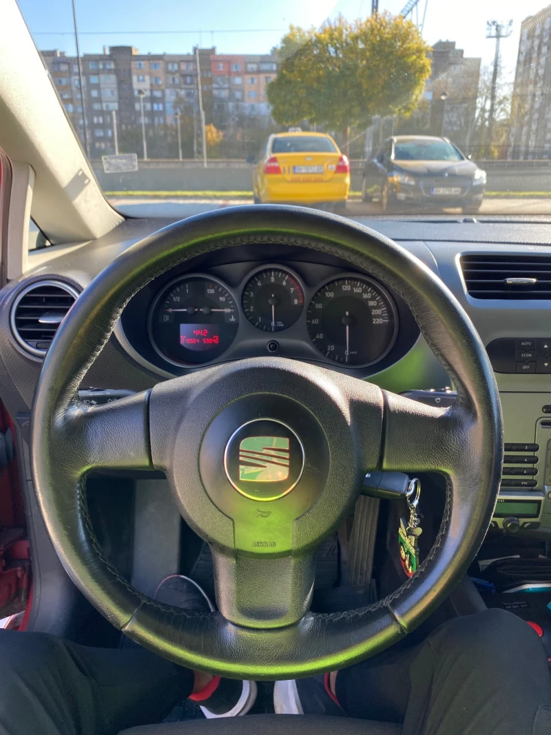 Seat Leon 1.6 ГАЗ, снимка 8 - Автомобили и джипове - 52204671