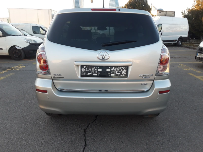 Toyota Corolla verso 2.2D4D* 136ps* 6ск. * ОТЛИЧНА* , снимка 5 - Автомобили и джипове - 49406847